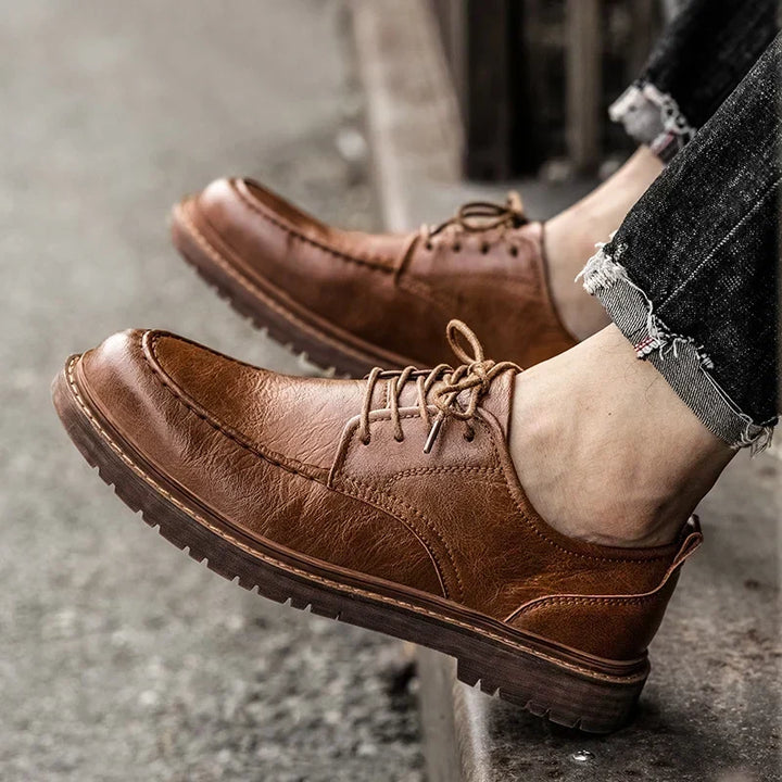 Hunter Moc-toe Leather Shoe