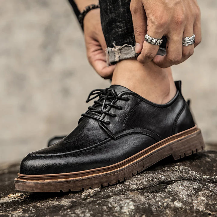 Hunter Moc-toe Leather Shoe