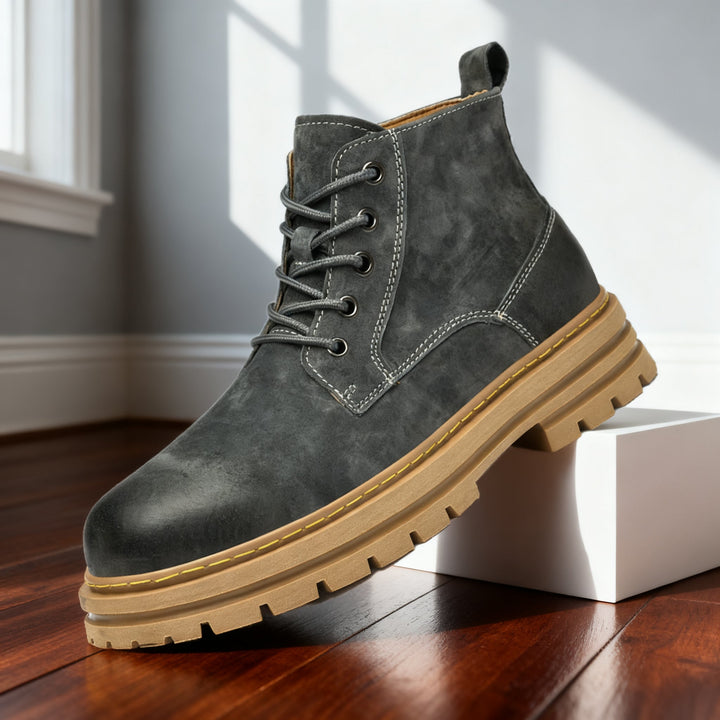 Colton Leather Chukka Boots
