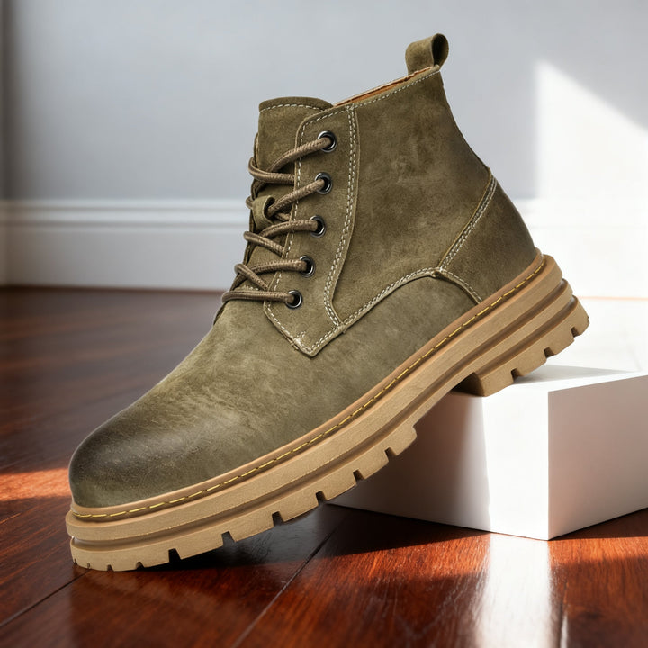 Colton Leather Chukka Boots