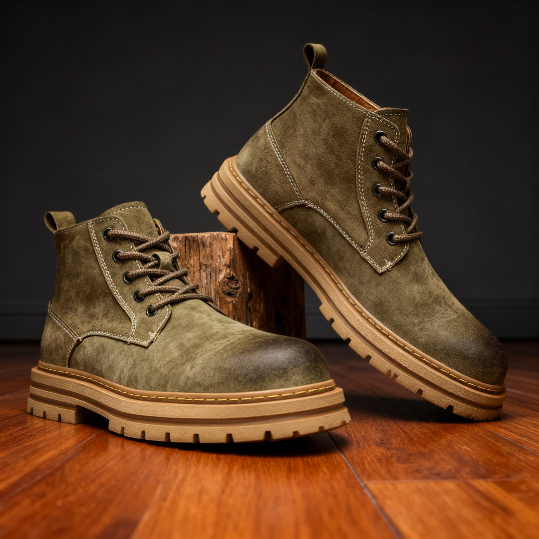 Colton Leather Chukka Boots