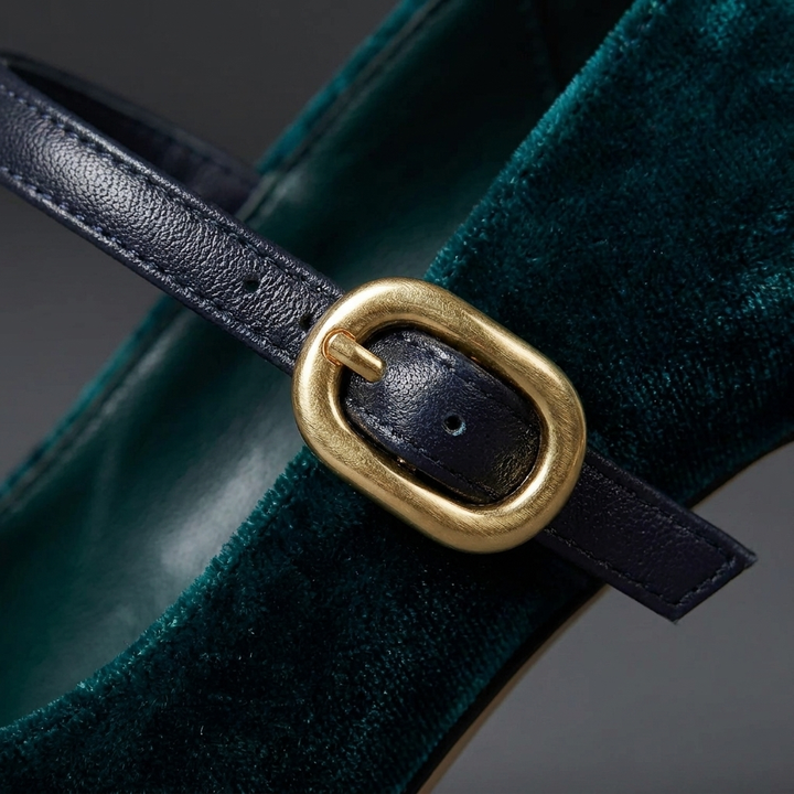 Cassandra Heels